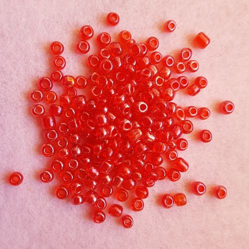 Seemnehelmed, 4mm, läikega  punane