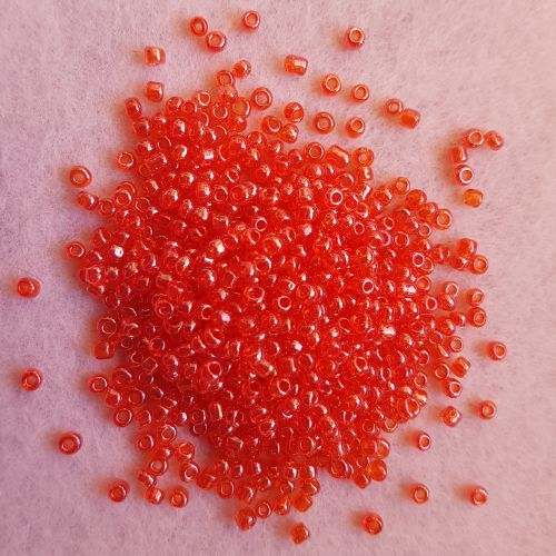 Seemnehelmed, 2mm, läikega punane